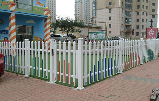 幼兒園<a href=http://su-shi.net target=_blank class=infotextkey>圍欄</a>